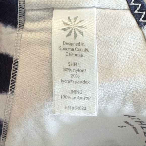 Athleta Tie Dye Wave Break Swim Top S White Blue - Picture 7 of 8